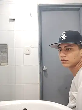 Snapshot of Davig4 chatting on November 3, 2025, 1:58 pm Davig4 online show from November 3, 2025, 1:58 pm