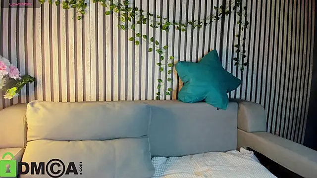 Casey Sweeet online show from December 5, 2025, 9:30 am