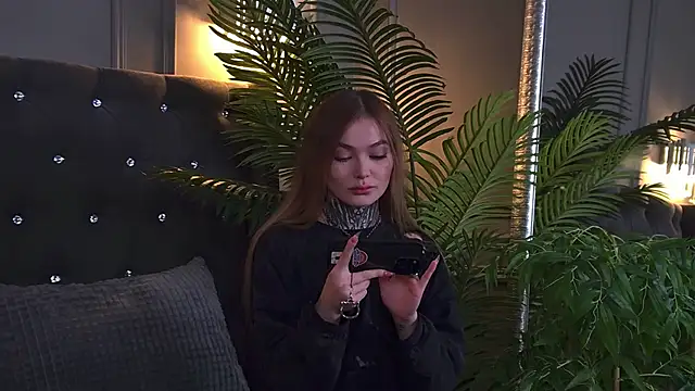 AriWild online show from April 29, 2026, 5:33 am