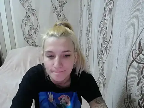 Snapshot of AlissaClark chatting on November 20, 2025, 9:58 pm AlissaClark online show from November 20, 2025, 9:58 pm