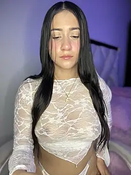 Snapshot of isabela_l chatting on December 13, 2025, 8:04 pm isabela l online show from December 13, 2025, 8:04 pm