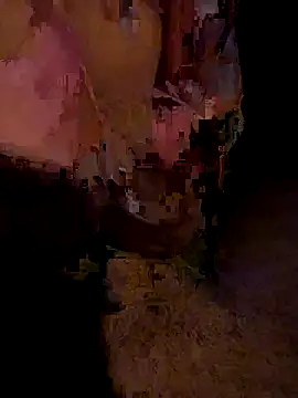 Snapshot of maroocandick chatting on October 22, 2025, 6:18 pm maroocandick online show from October 22, 2025, 6:18 pm