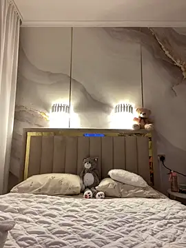 TiffaNoel online show from November 26, 2025, 3:34 pm