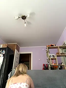 Snapshot of KassandraTress chatting on October 7, 2025, 1:34 pm KassandraTress online show from October 7, 2025, 1:34 pm