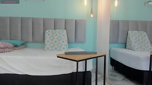 Snapshot of genesis4u chatting on November 14, 2025, 12:31 pm genesis4u online show from November 14, 2025, 12:31 pm