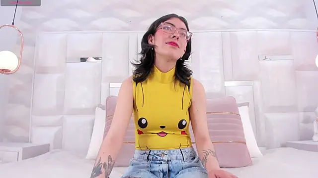 Snapshot of Im_Molly_Angel chatting on October 27, 2025, 8:10 pm Im Molly Angel online show from October 27, 2025, 8:10 pm