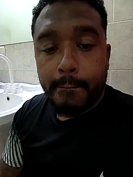 Snapshot of Culero33xxx chatting on November 25, 2025, 4:29 pm Culero33xxx online show from November 25, 2025, 4:29 pm