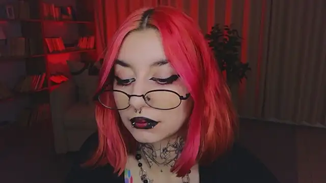Snapshot of Mistress__Marcelline chatting on July 21, 2026, 1:52 am Mistress Marcelline online show from July 21, 2026, 1:52 am