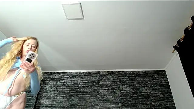 Snapshot of DeeA_Blondy chatting on October 11, 2025, 11:33 am DeeA Blondy online show from October 11, 2025, 11:33 am