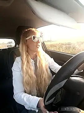 Snapshot of DeeA_Blondy chatting on September 9, 2025, 4:33 am DeeA Blondy online show from September 9, 2025, 4:33 am