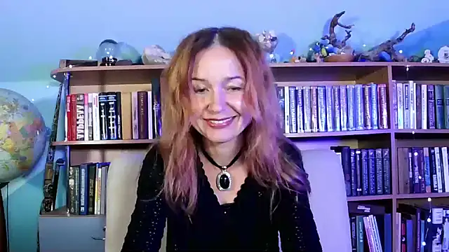 Foxilady357 online show from October 31, 2025, 3:19 pm