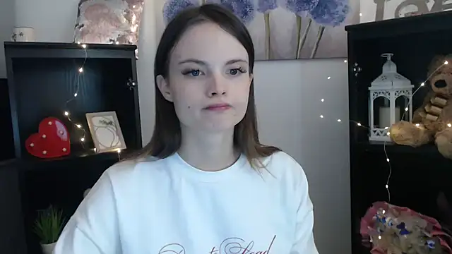 Ariella ari online show from September 24, 2025, 12:33 pm