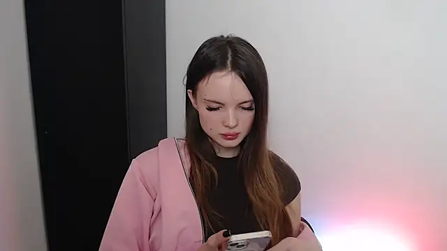 Ariella ari online show from September 13, 2025, 8:36 am