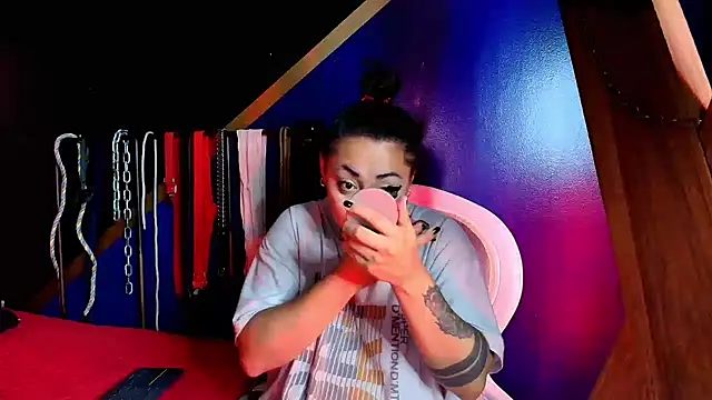 Snapshot of YiingandYang chatting on February 18, 2026, 6:26 pm YiingandYang online show from February 18, 2026, 6:26 pm