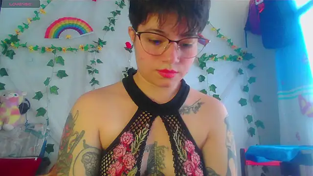 Snapshot of Mitsuha_gate chatting on December 17, 2025, 2:33 pm Mitsuha gate online show from December 17, 2025, 2:33 pm