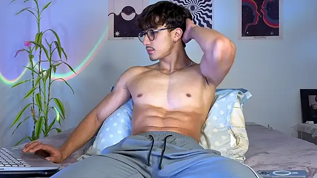 LatinReall online show from October 19, 2025, 12:13 am