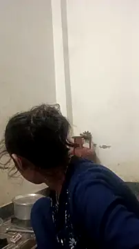 Snapshot of Guriya0076 chatting on November 6, 2025, 3:21 am Guriya0076 online show from November 6, 2025, 3:21 am