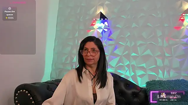 SabinaDeluxe cg online show from October 17, 2025, 1:24 pm