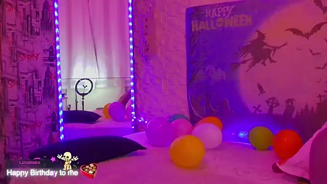 Snapshot of TayllorSweet_ chatting on October 28, 2025, 10:52 pm TayllorSweet online show from October 28, 2025, 10:52 pm