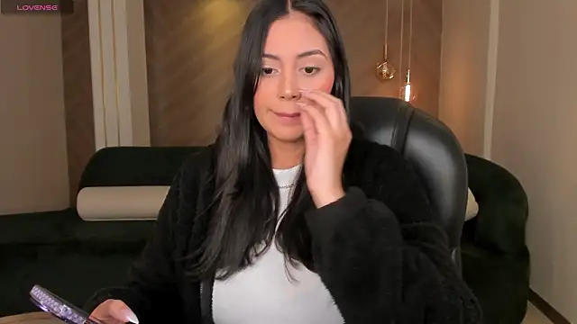 AmbarJames  online show from November 14, 2025, 11:58 am