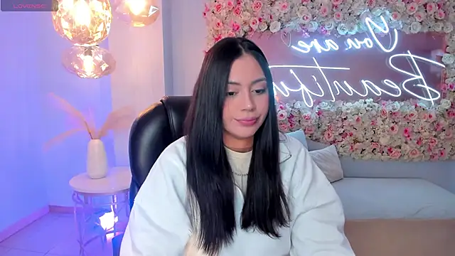 AmbarJames  online show from December 14, 2025, 11:16 am