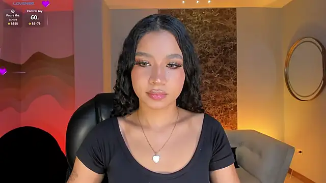 SophieHouston  online show from November 25, 2025, 4:35 am