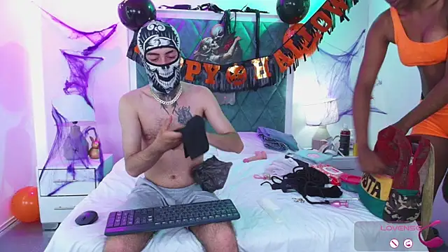 Snapshot of Asha_zuri_and_adam chatting on October 31, 2025, 12:24 pm Asha zuri and adam online show from October 31, 2025, 12:24 pm