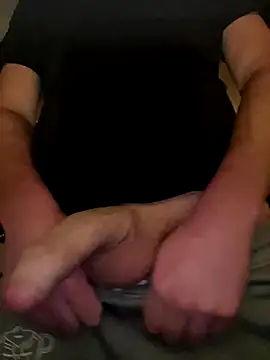 Snapshot of Tayatom8823 chatting on January 5, 2026, 10:24 pm Tayatom8823 online show from January 5, 2026, 10:24 pm