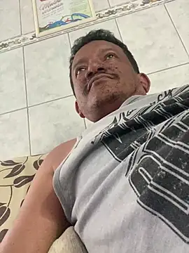 PIROCAGG21 online show from December 21, 2025, 6:53 pm