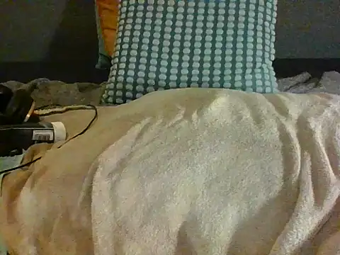 blue-moon23 online show from November 3, 2025, 1:58 pm