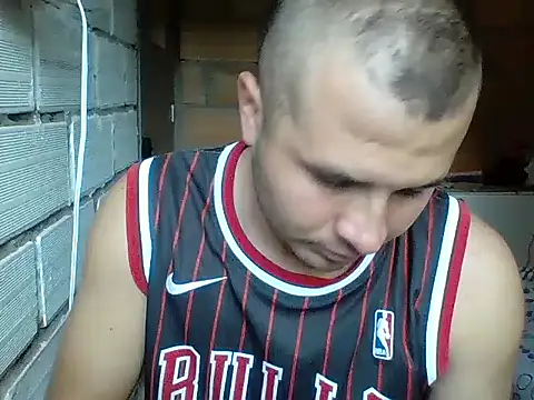 santiii   12 online show from November 30, 2025, 10:10 pm