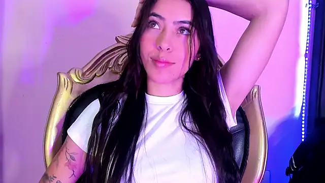 ValkaGrecco online show from November 4, 2025, 4:05 am