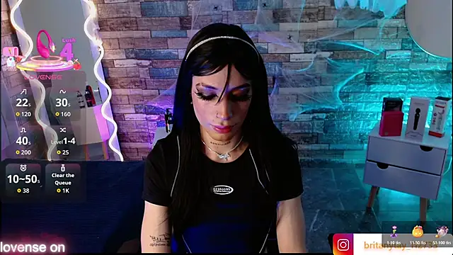 boyfox tay online show from October 28, 2025, 3:51 am