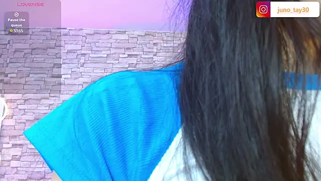 juno tay online show from October 3, 2025, 7:04 pm