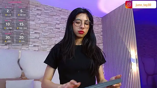 juno tay online show from September 27, 2025, 7:53 pm