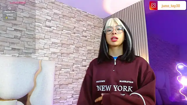 juno tay online show from October 25, 2025, 11:53 am