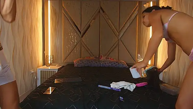 Hotcouple 222 online show from April 2, 2026, 7:15 am