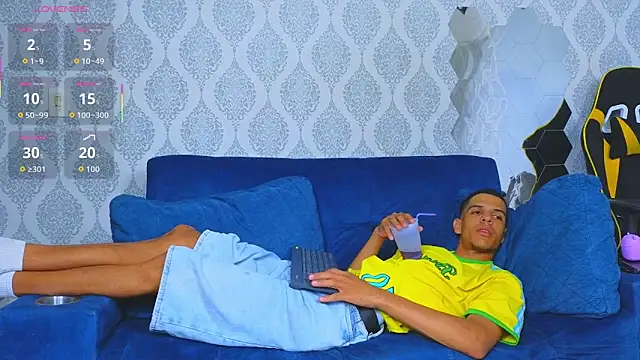 Hotcouple 222 online show from September 21, 2025, 7:24 am