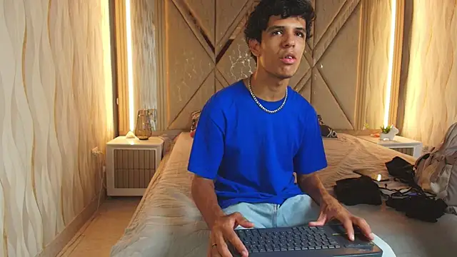 Hotcouple 222 online show from March 21, 2026, 7:31 am