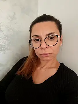 Snapshot of Victoria_Vergara chatting on September 27, 2025, 3:29 pm Victoria Vergara online show from September 27, 2025, 3:29 pm