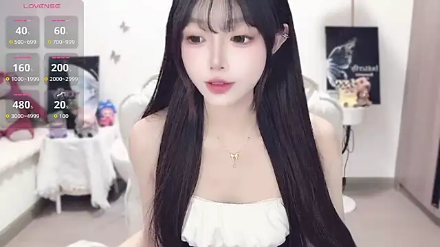 -EEBABY online show from October 16, 2025, 11:13 pm