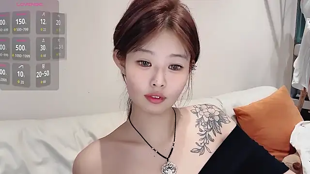 A-Sweet-168-M online show from October 12, 2025, 2:40 pm