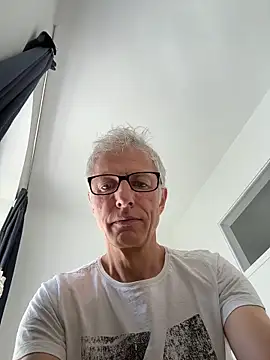 Snapshot of SexyLeon8 chatting on June 10, 2026, 9:10 am SexyLeon8 online show from June 10, 2026, 9:10 am