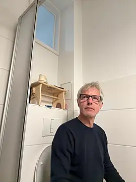 Snapshot of SexyLeon8 chatting on September 19, 2025, 9:46 am SexyLeon8 online show from September 19, 2025, 9:46 am