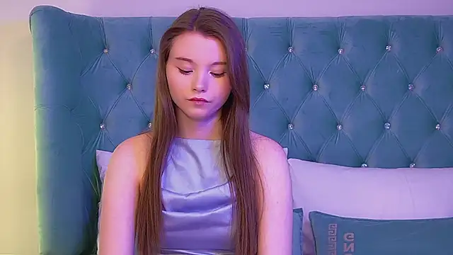 KeiraAsti online show from February 16, 2026, 6:06 pm