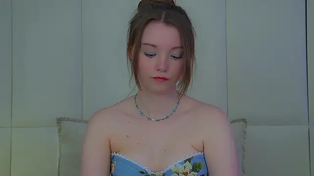 KeiraAsti online show from March 1, 2026, 6:46 am