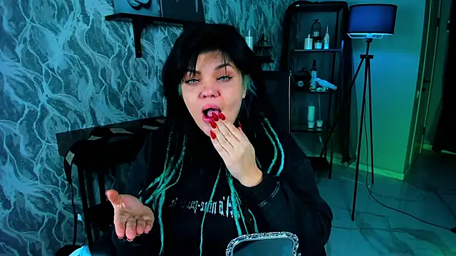 MaryHarrys online show from November 23, 2025, 2:32 am