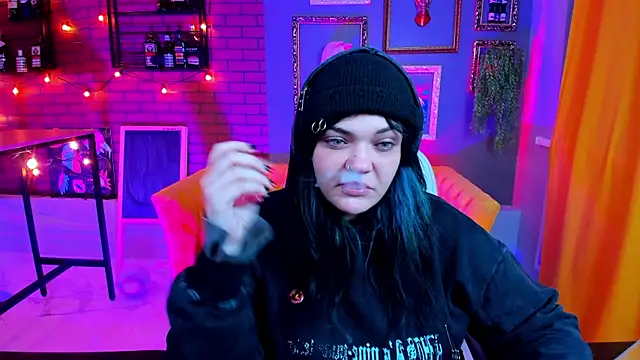 MaryHarrys online show from November 6, 2025, 10:58 pm