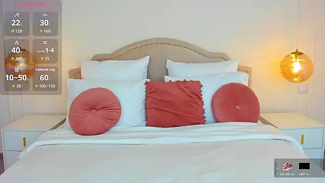 MilaMour online show from October 27, 2025, 8:21 pm