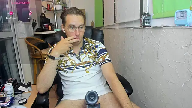 Snapshot of romiosabrino chatting on July 3, 2026, 10:27 pm romiosabrino online show from July 3, 2026, 10:27 pm